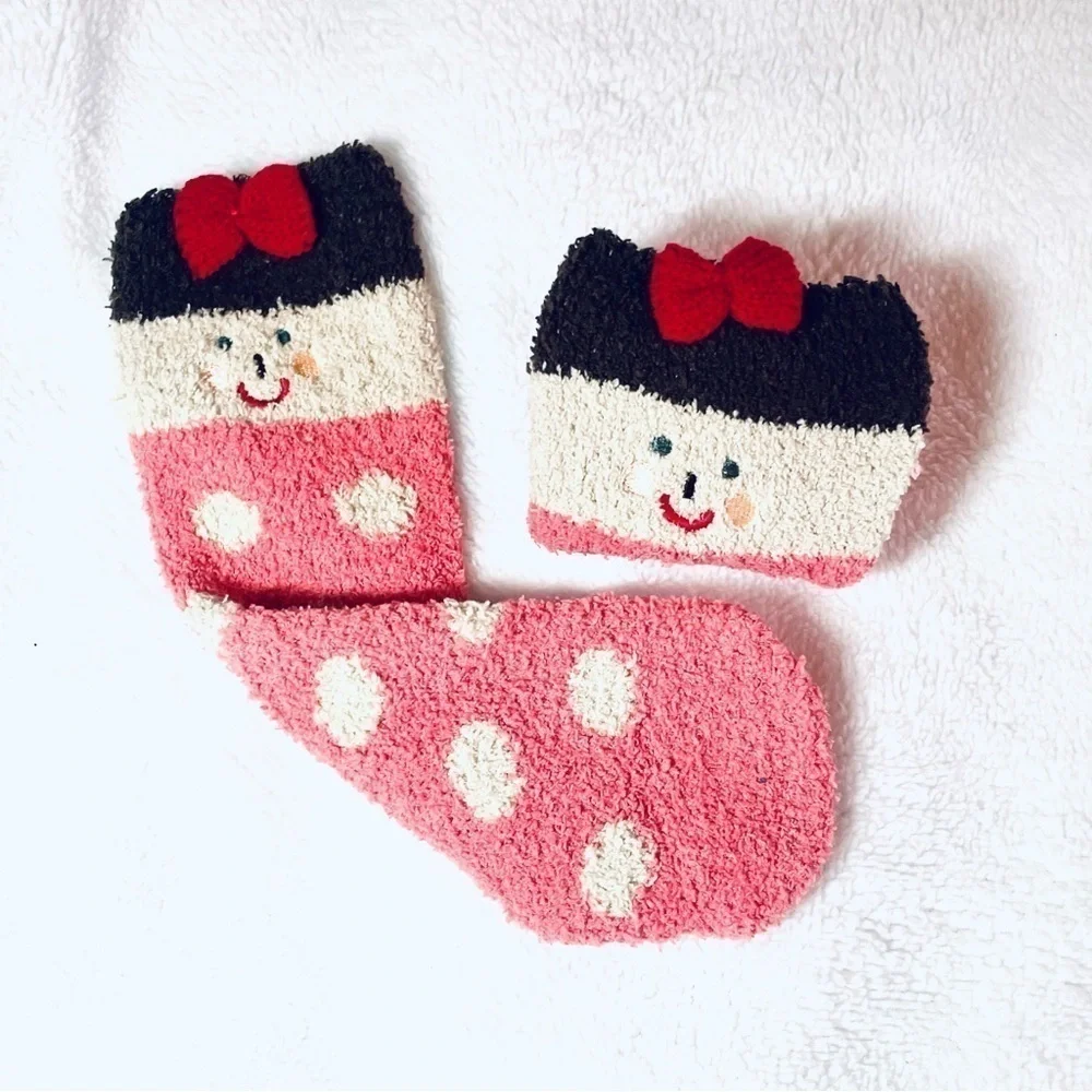 NWT LITTLE GIRL and BEAVER Gift Socks - 3D Fluffy Thick Warm Winter Socks M 5-10